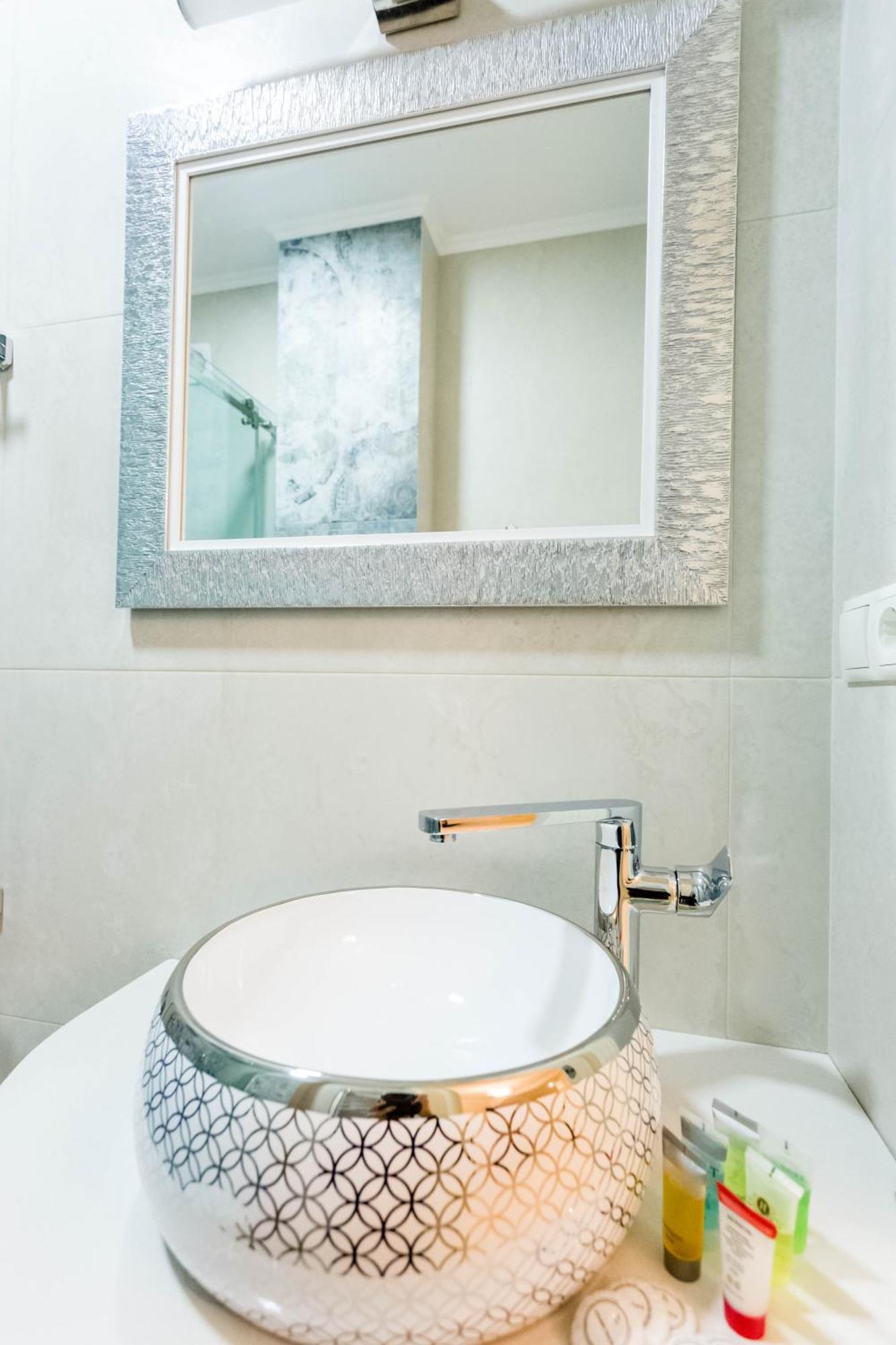 City Luxury Apartment L Тбілісі Екстер'єр фото