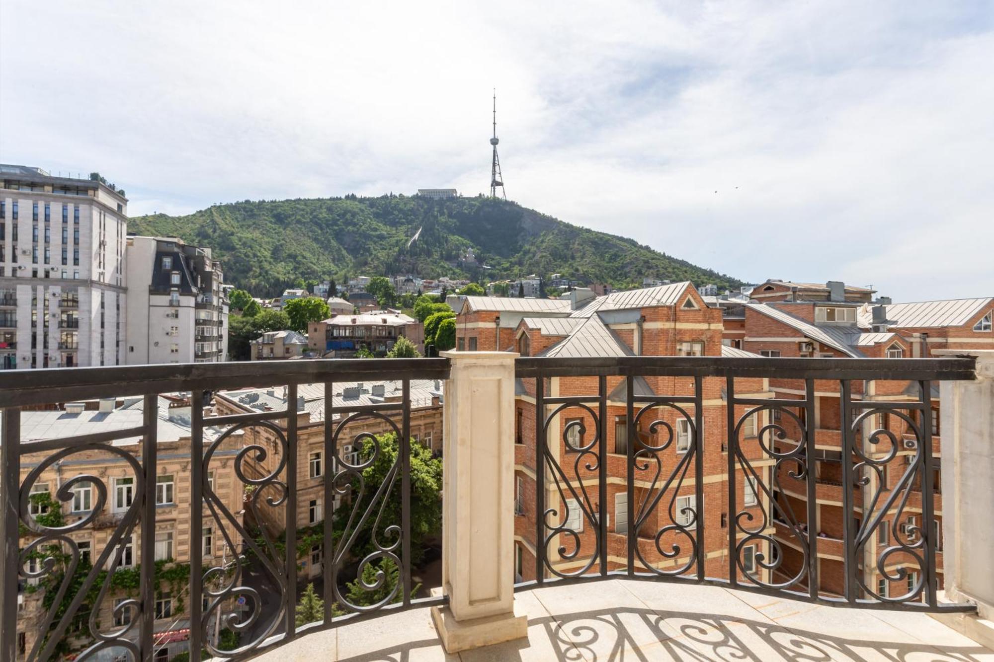 City Luxury Apartment L Тбілісі Екстер'єр фото