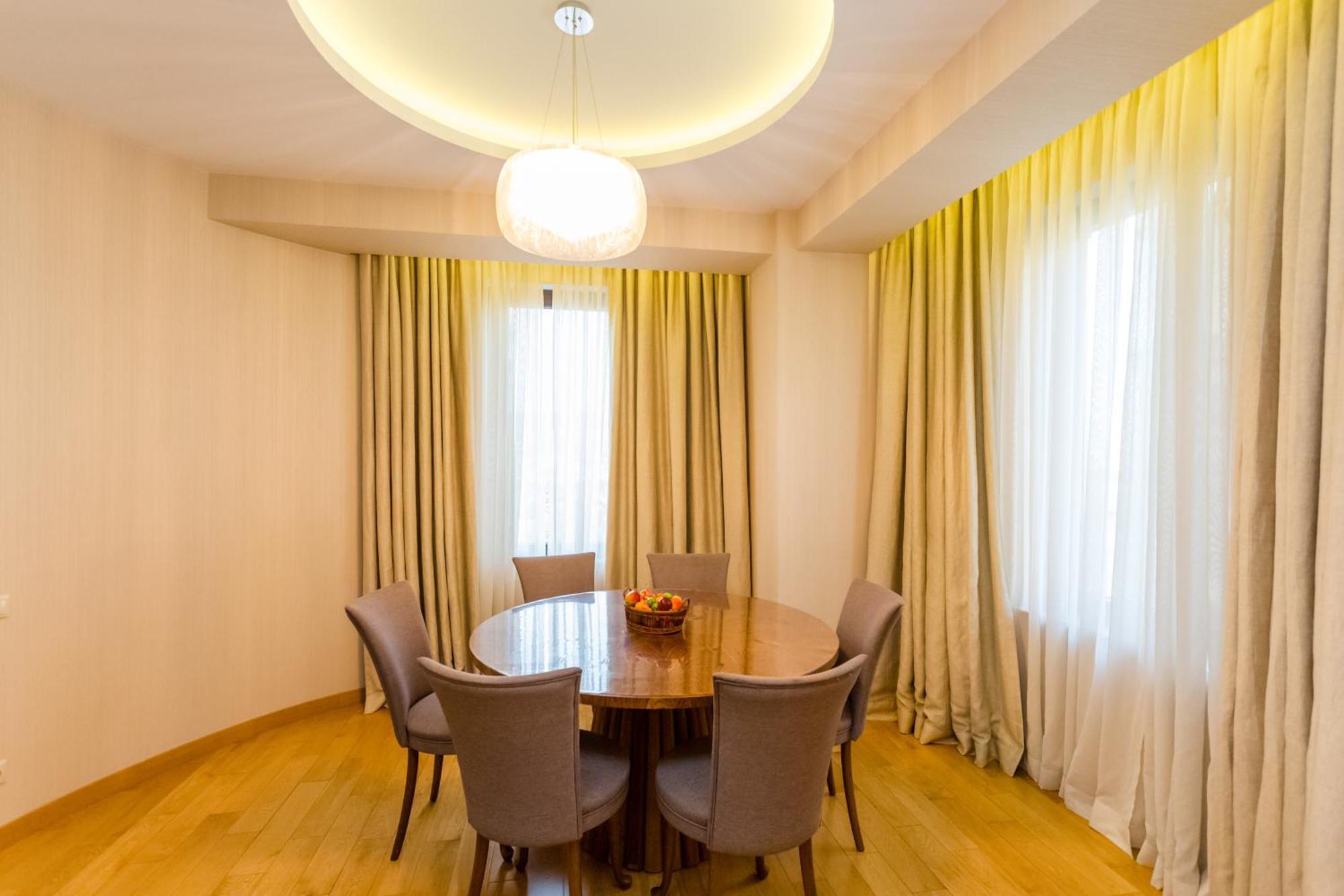 City Luxury Apartment L Тбілісі Екстер'єр фото